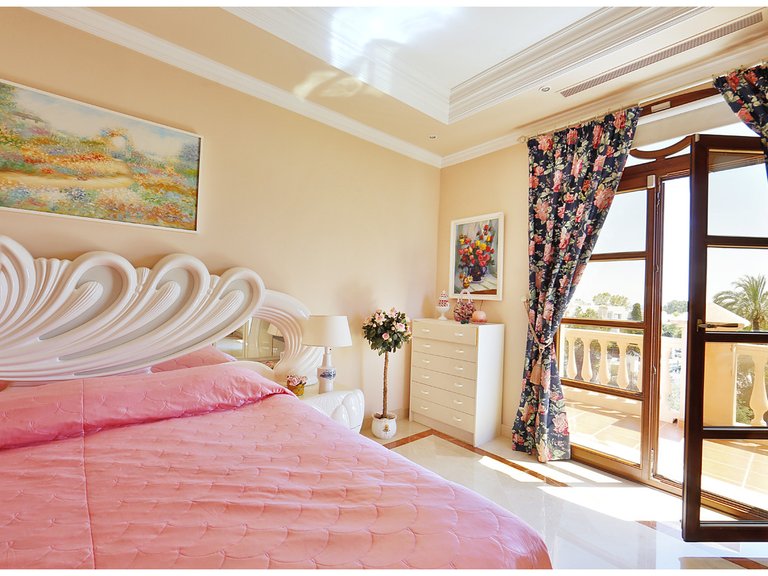 Villa for Sale in Marbella, Malaga 15