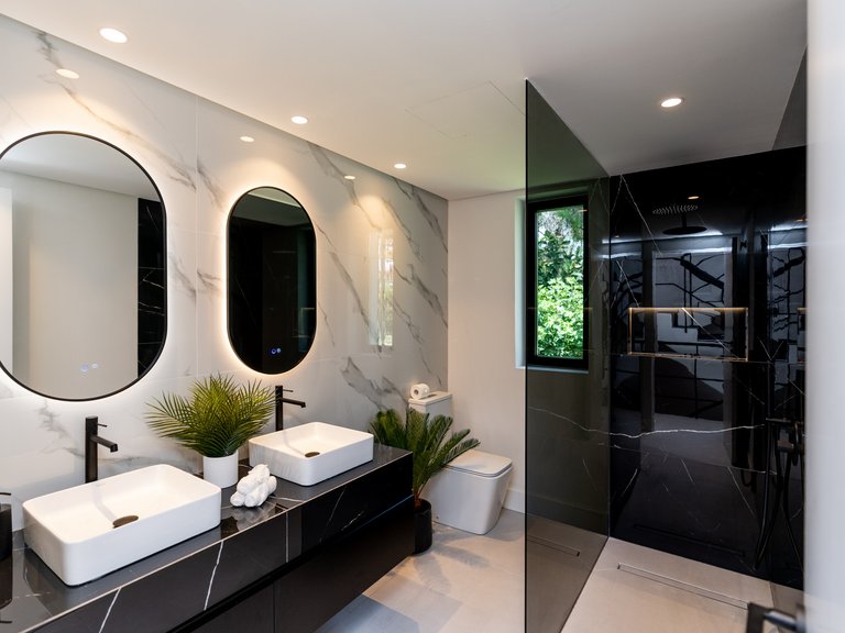 Villa for Sale in Marbella, Malaga 25