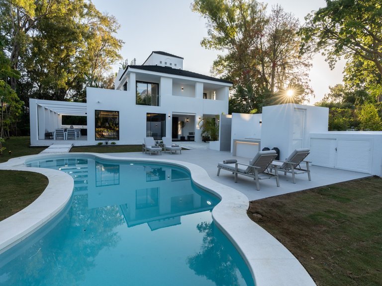 Villa for Sale in Marbella, Malaga 3