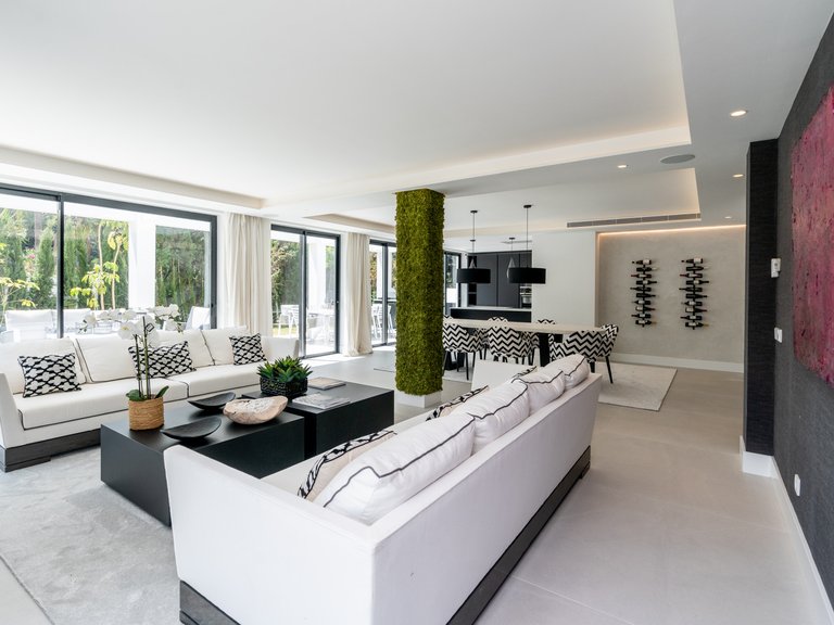 Villa for Sale in Marbella, Malaga 10