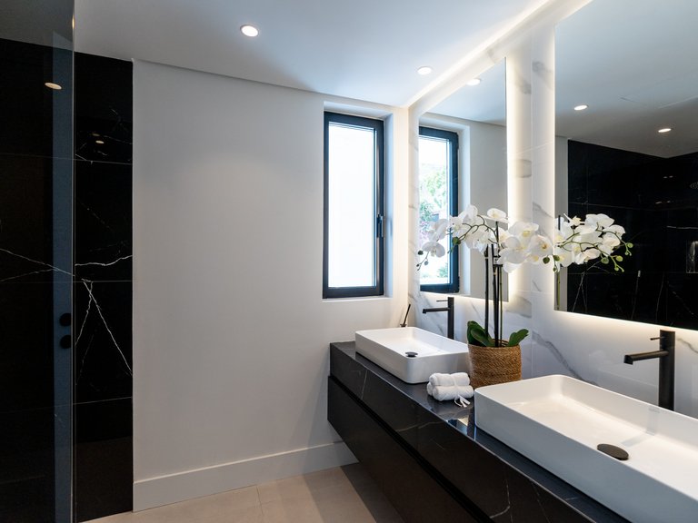 Villa for Sale in Marbella, Malaga 32