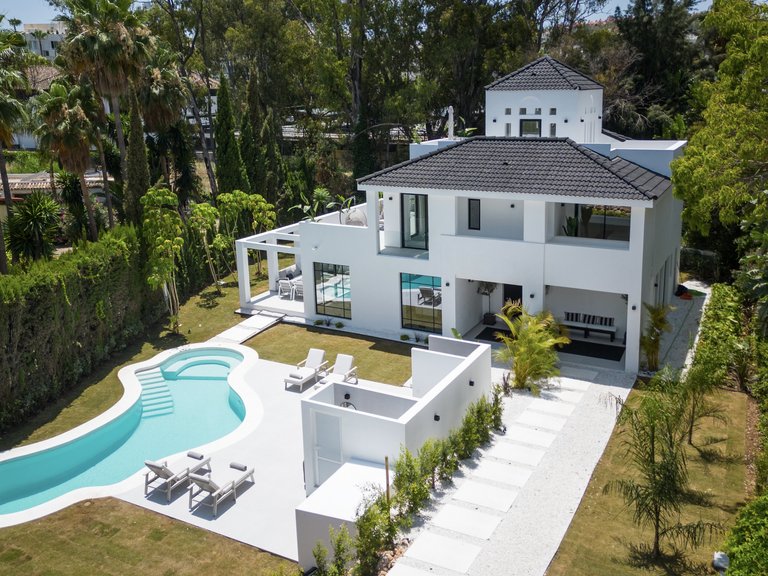 Villa for Sale in Marbella, Malaga 43