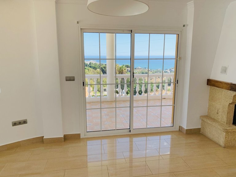 Villa for Sale in Benalmadena, Malaga 10