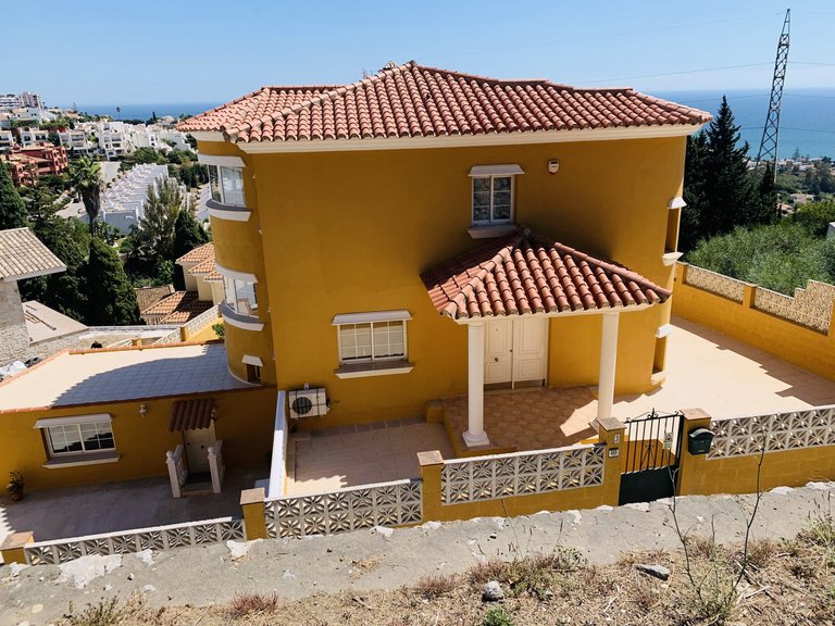 Villa for Sale in Benalmadena, Malaga 1