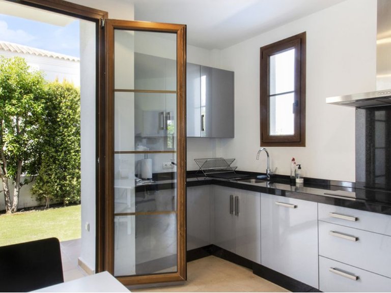 Villa for Sale in Estepona, Malaga 5