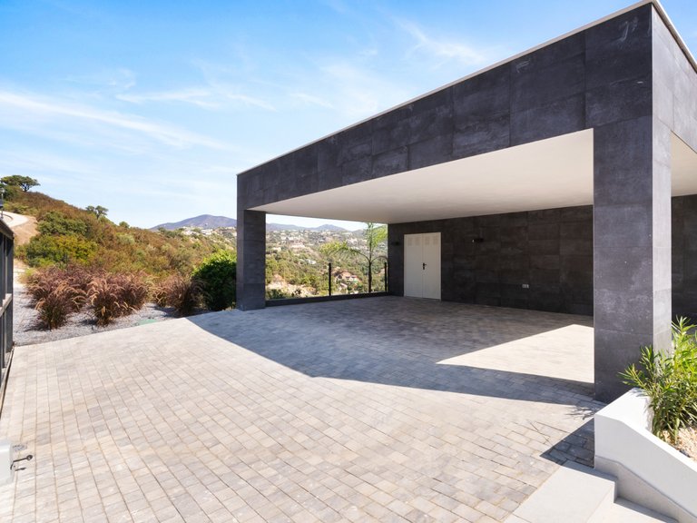Villa for Sale in Marbella, Malaga 41