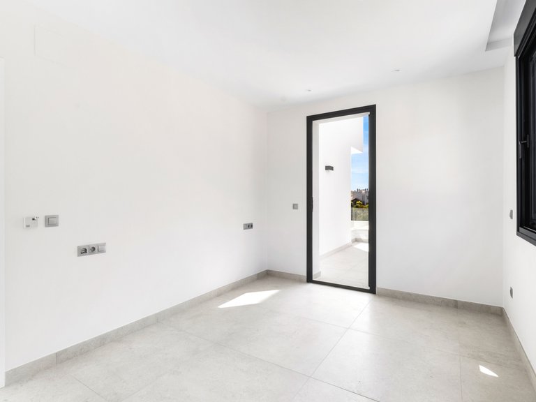 Villa for Sale in Marbella, Malaga 35