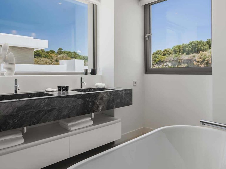 Villa for Sale in Marbella, Malaga 15