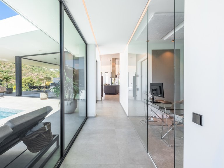 Villa for Sale in Marbella, Malaga 15