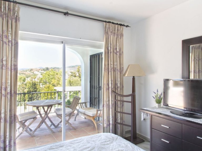 Villa for Sale in Marbella, Malaga 25