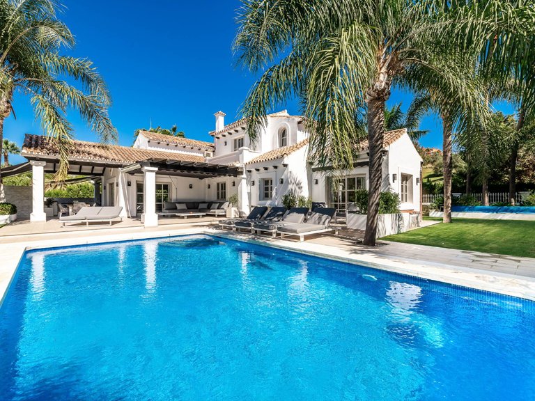 Villa for Sale in Marbella, Malaga 1