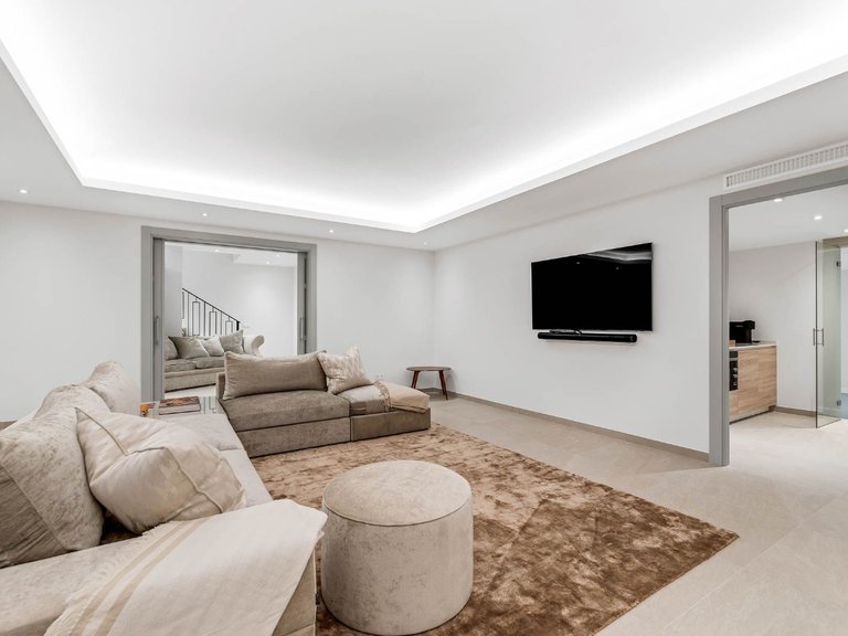Villa for Sale in Marbella, Malaga 4