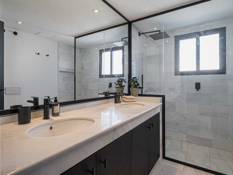 Villa for Sale in Marbella, Malaga 17