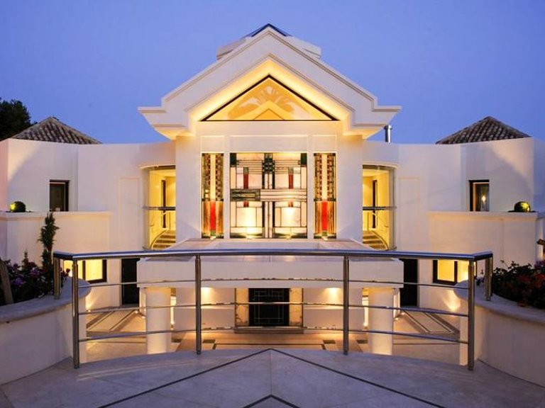 Villa for Sale in Marbella, Malaga 1