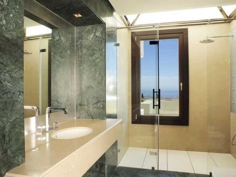 Villa for Sale in Marbella, Malaga 10