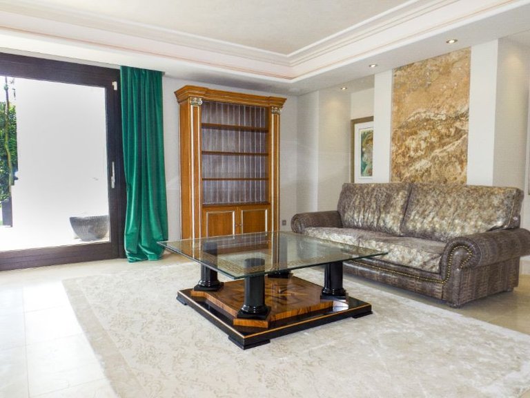 Villa for Sale in Marbella, Malaga 18