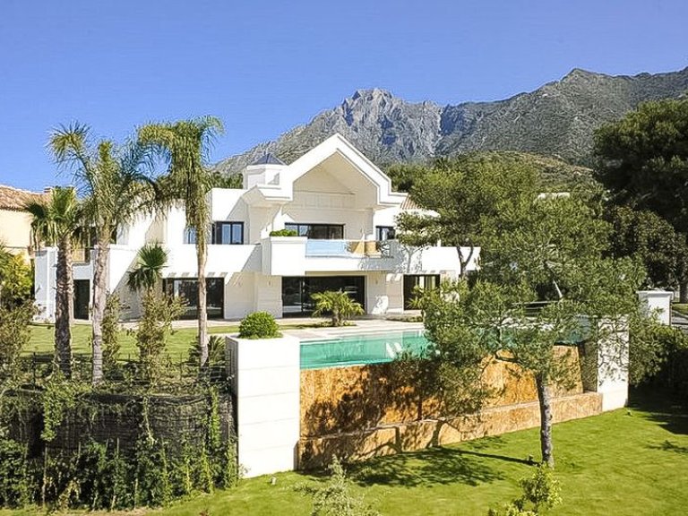Villa for Sale in Marbella, Malaga 3