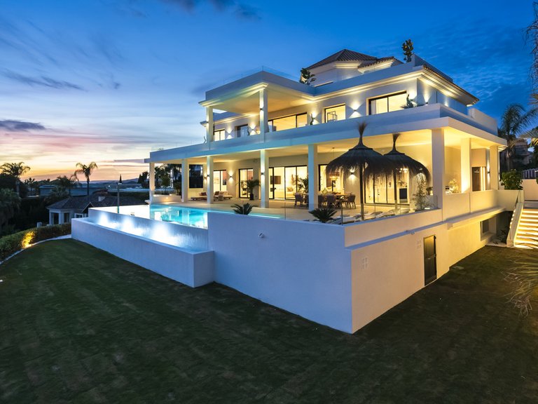 Villa for Sale in Marbella, Malaga 1