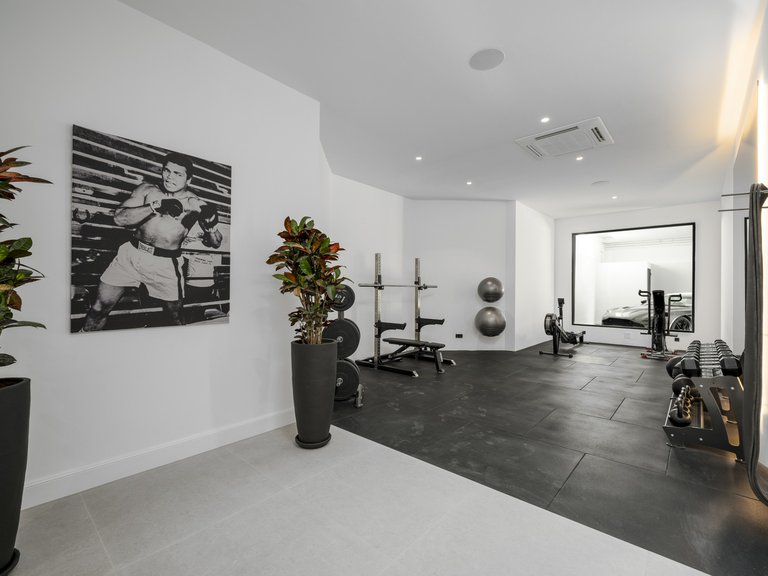 Villa for Sale in Marbella, Malaga 50