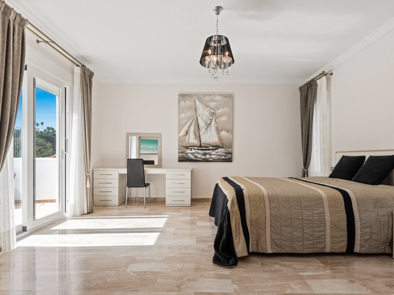 Villa for Sale in Marbella, Malaga 36