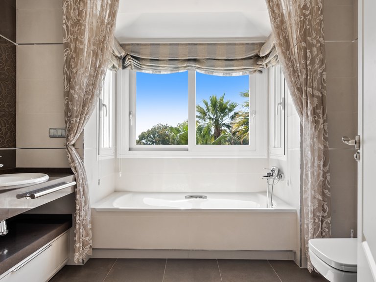 Villa for Sale in Marbella, Malaga 39
