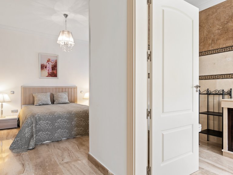 Villa for Sale in Marbella, Malaga 30
