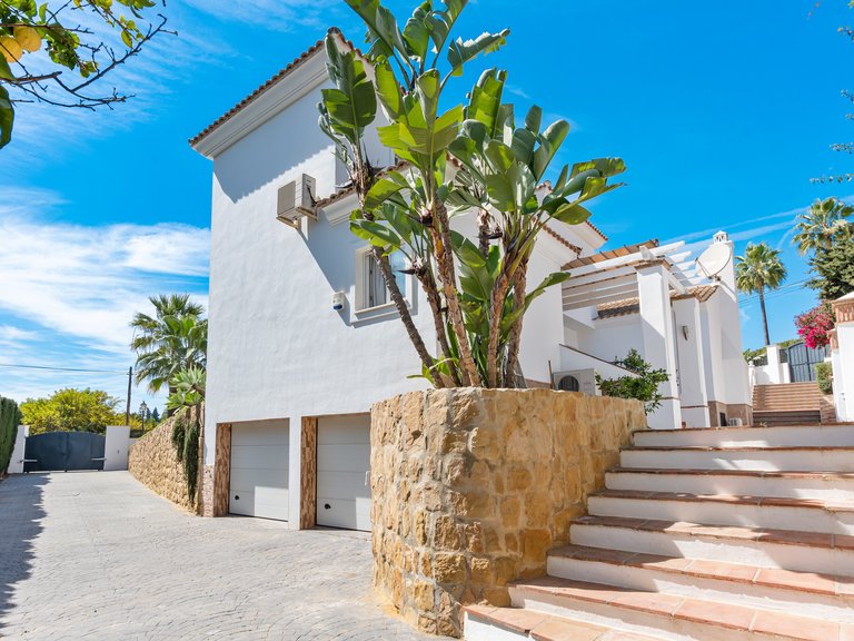 Villa for Sale in Marbella, Malaga 9