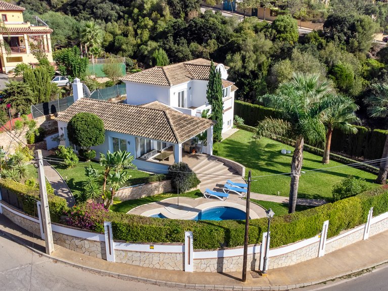 Villa for Sale in Marbella, Malaga 3