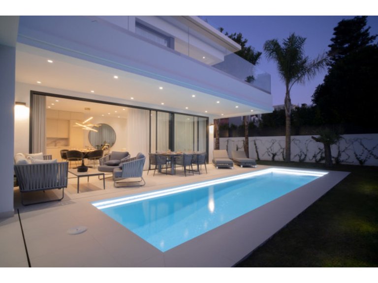 Villa for Sale in Marbella, Malaga 4