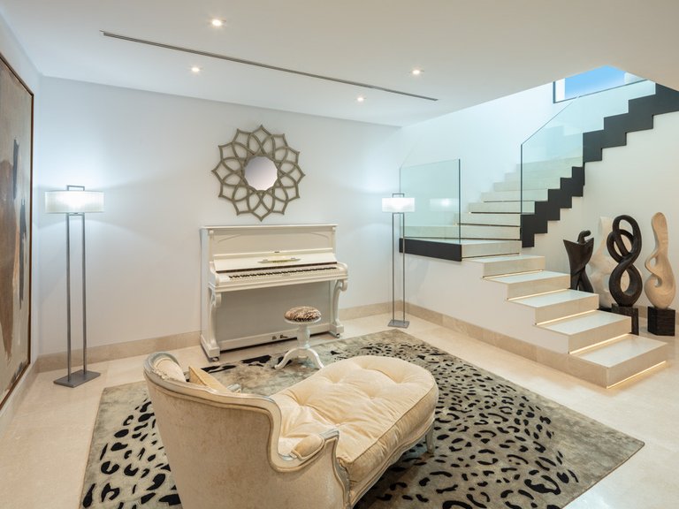 Villa for Sale in Marbella, Malaga 23