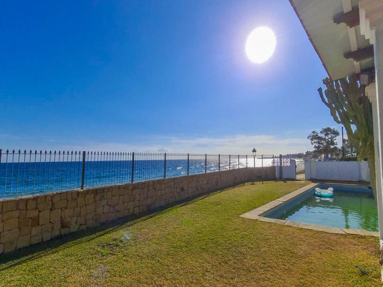 Villa for Sale in Marbella, Malaga 1