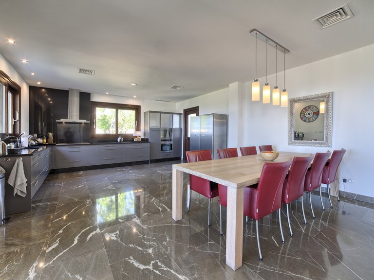 Villa for Sale in Marbella, Malaga 9
