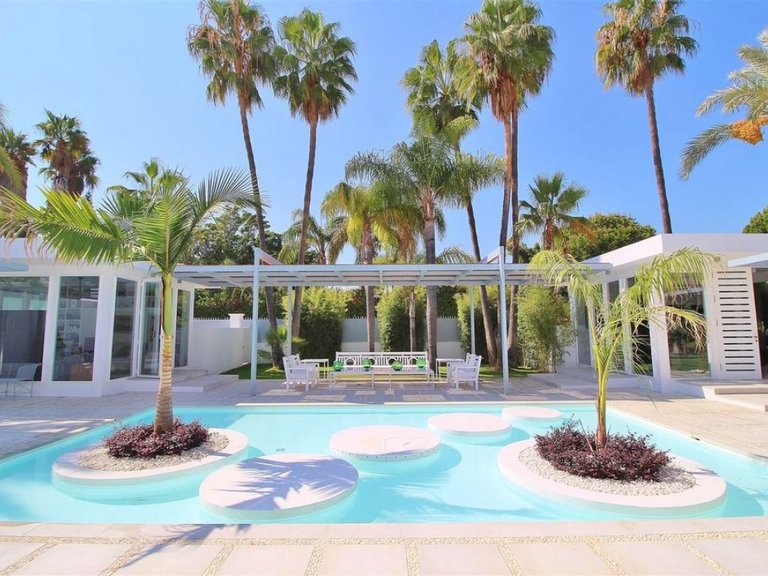 Villa for Sale in Marbella, Malaga 16
