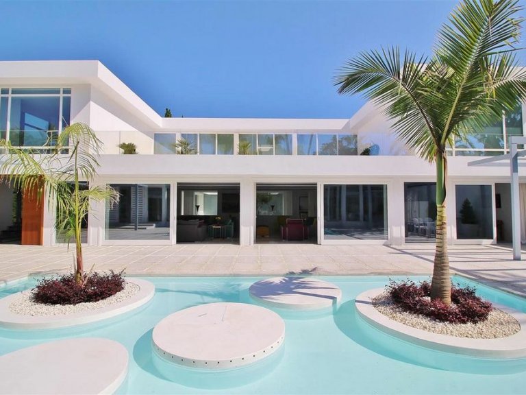Villa for Sale in Marbella, Malaga 2