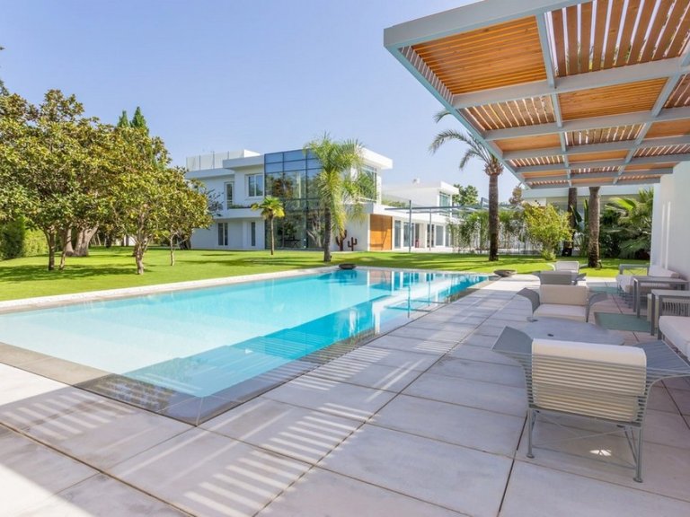 Villa for Sale in Marbella, Malaga 18