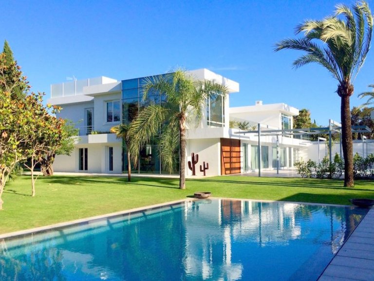 Villa for Sale in Marbella, Malaga 1