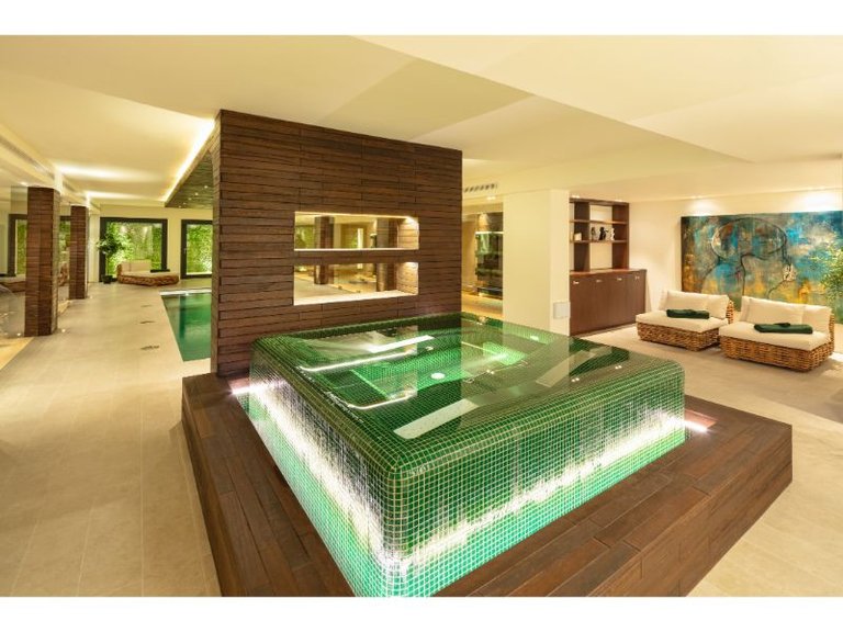 Villa for Sale in Marbella, Malaga 8