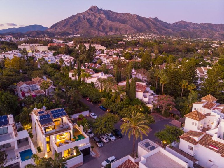 Villa for Sale in Marbella, Malaga 17