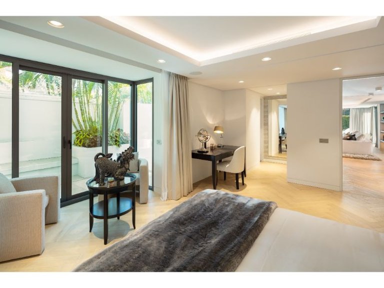 Villa for Sale in Marbella, Malaga 11