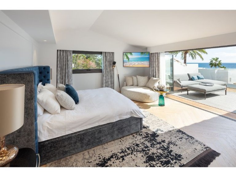 Villa for Sale in Marbella, Malaga 3