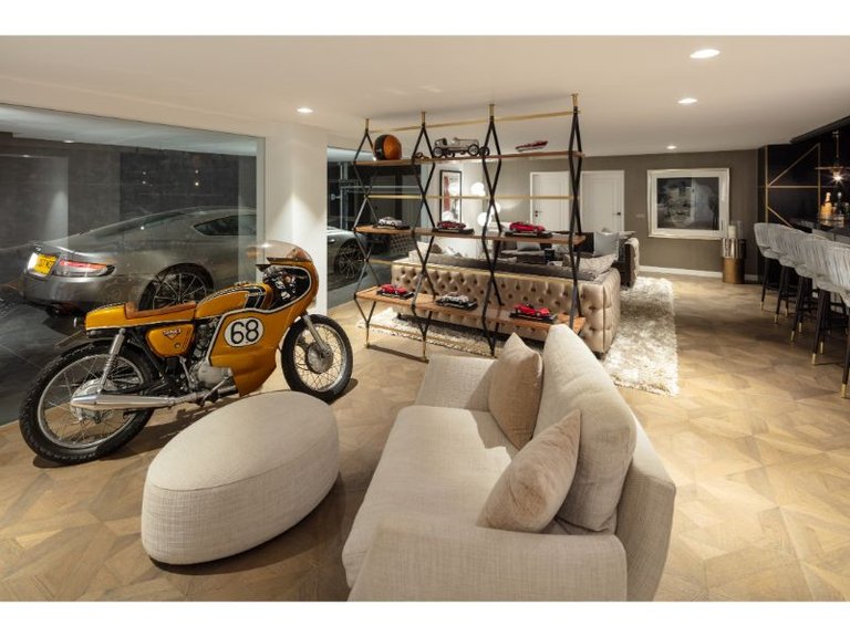 Villa for Sale in Marbella, Malaga 29