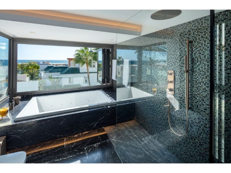 Villa for Sale in Marbella, Malaga 33