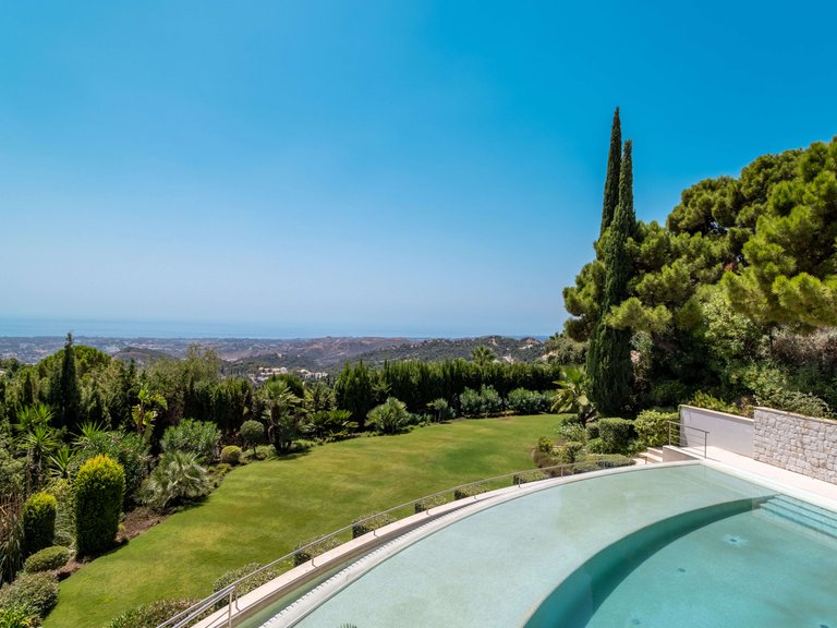 Villa for Sale in Marbella, Malaga 6