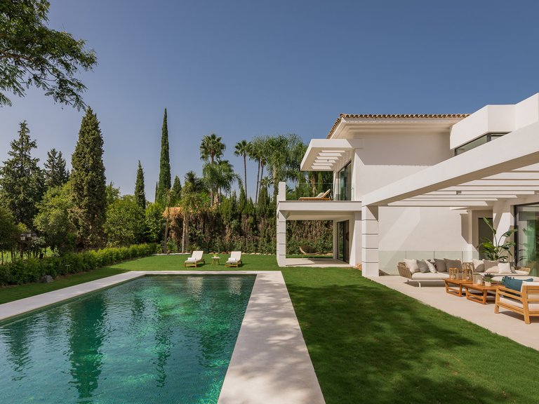 Villa for Sale in Marbella, Malaga 32