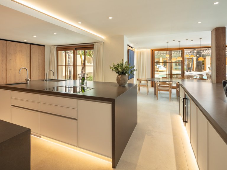Villa for Sale in Marbella, Malaga 24