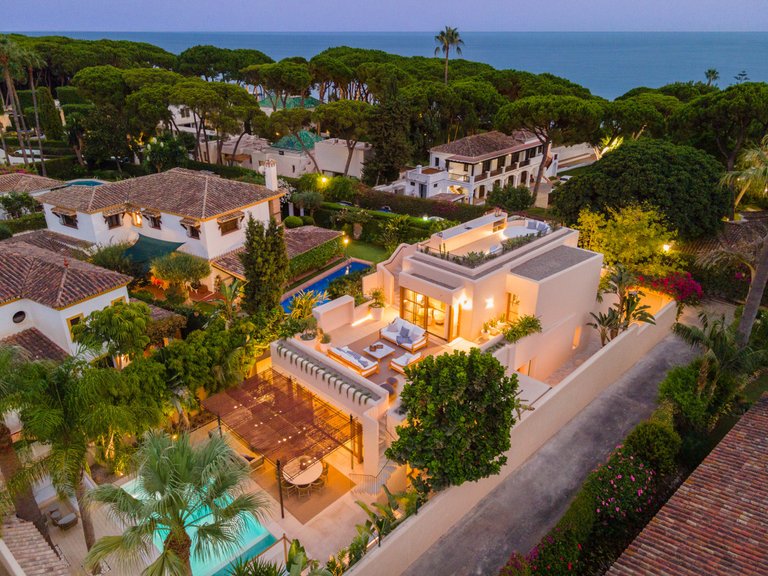 Villa for Sale in Marbella, Malaga 30