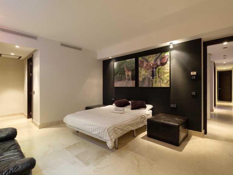 Villa for Sale in Marbella, Malaga 12