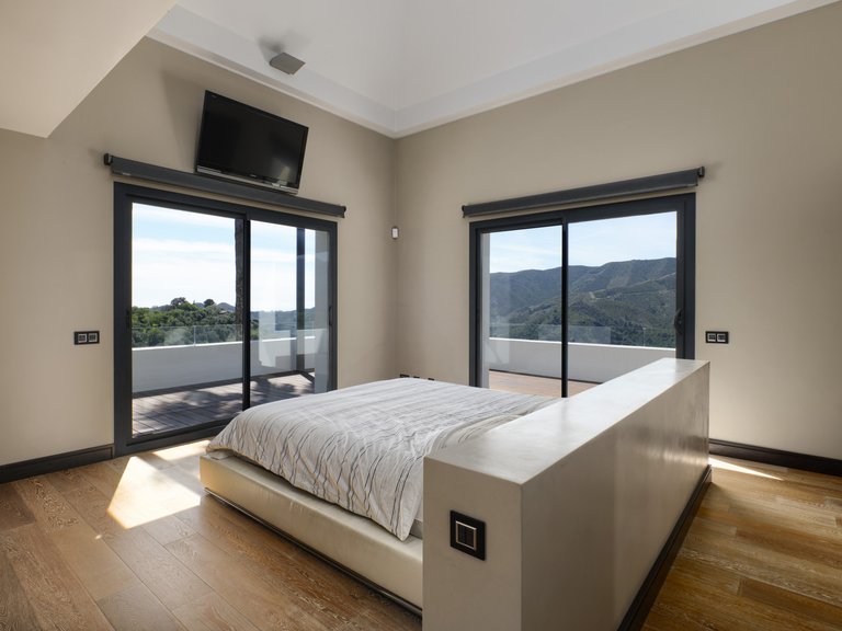 Villa for Sale in Marbella, Malaga 10