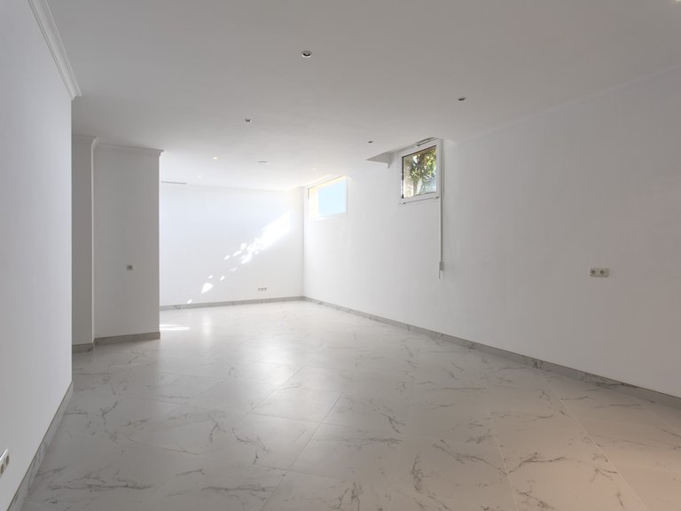 Villa for Sale in Marbella, Malaga 52