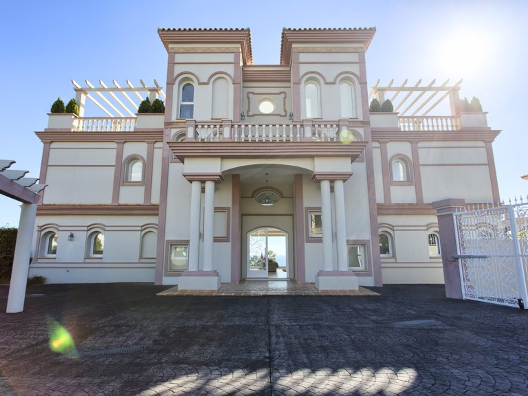 Villa for Sale in Marbella, Malaga 1